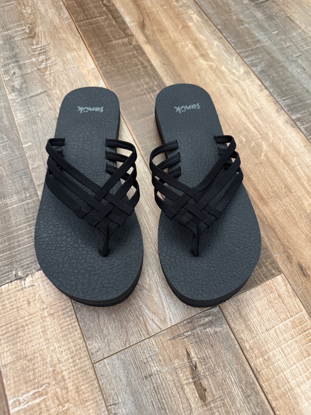 Sanuk Women’s Black Woven-Style Strappy Flip Flop Sandals